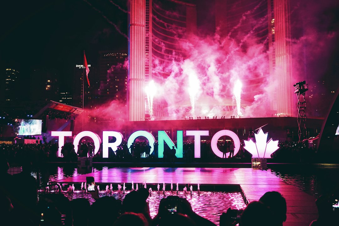 Opplev det pulserende utelivet i Toronto