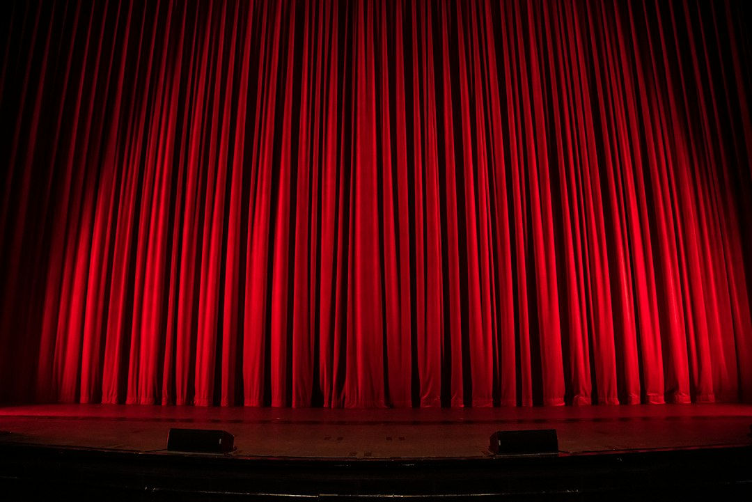 Teater i Norge: En Reise Gjennom Scenekunstens Verden